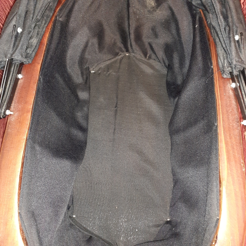 BEAUTIFUL VINTAGE STYLE WICKER AND BLACK LINING CLOTH DOLL STROLLER CARRIAGE - Picture 9 of 10